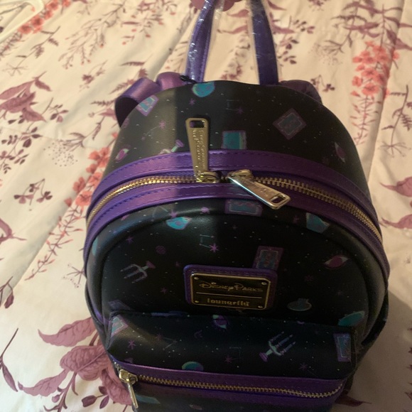 Hocus Pocus DisneyParks Loungefly mini bag - Picture 4 of 5